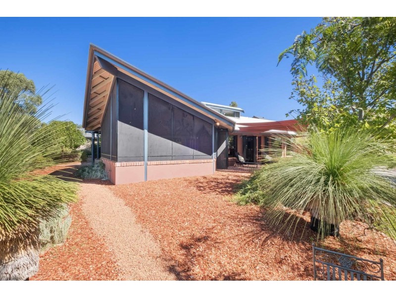 18 Cockatoo Ridge, Joondalup WA 6027