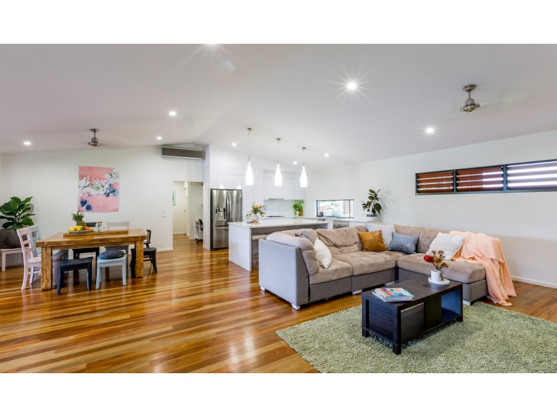 3 Raddle Court, Cannonvale QLD 4802