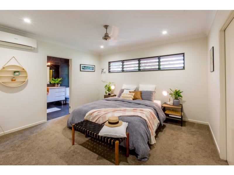 3 Raddle Court, Cannonvale QLD 4802