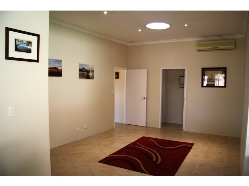 2 Taupo Glade, Joondalup WA 6027