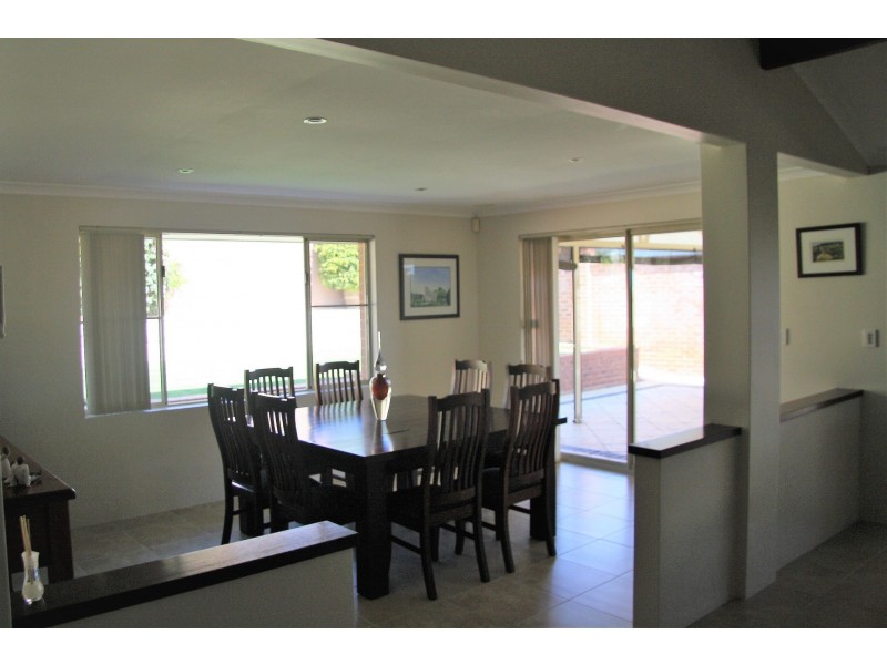 2 Taupo Glade, Joondalup WA 6027