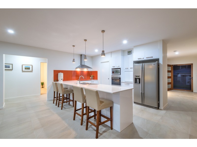 17 Livingstone Street, Tewantin QLD 4565