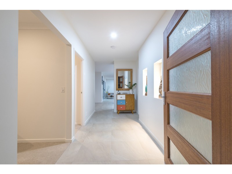 17 Livingstone Street, Tewantin QLD 4565