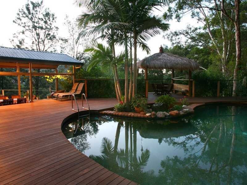 4 Coastview Crescent, Tallai QLD 4213