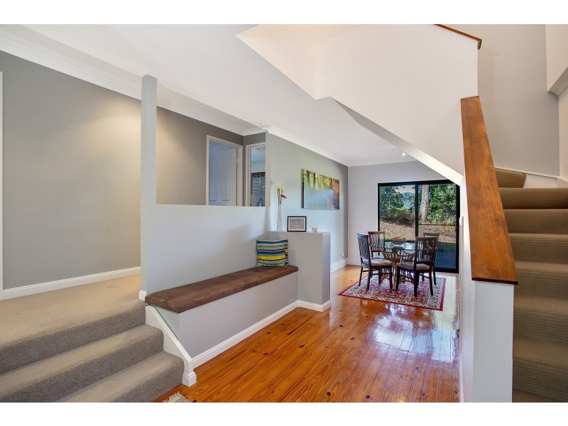 4 Coastview Crescent, Tallai QLD 4213