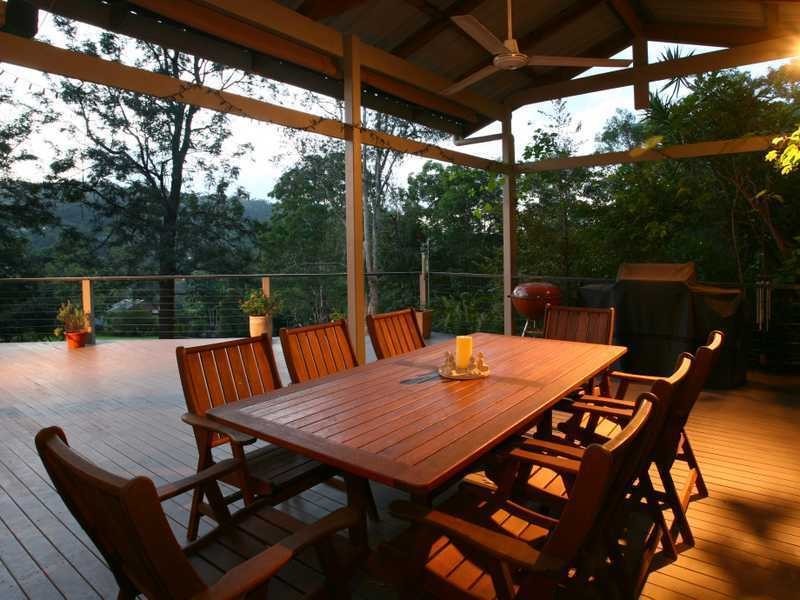 4 Coastview Crescent, Tallai QLD 4213