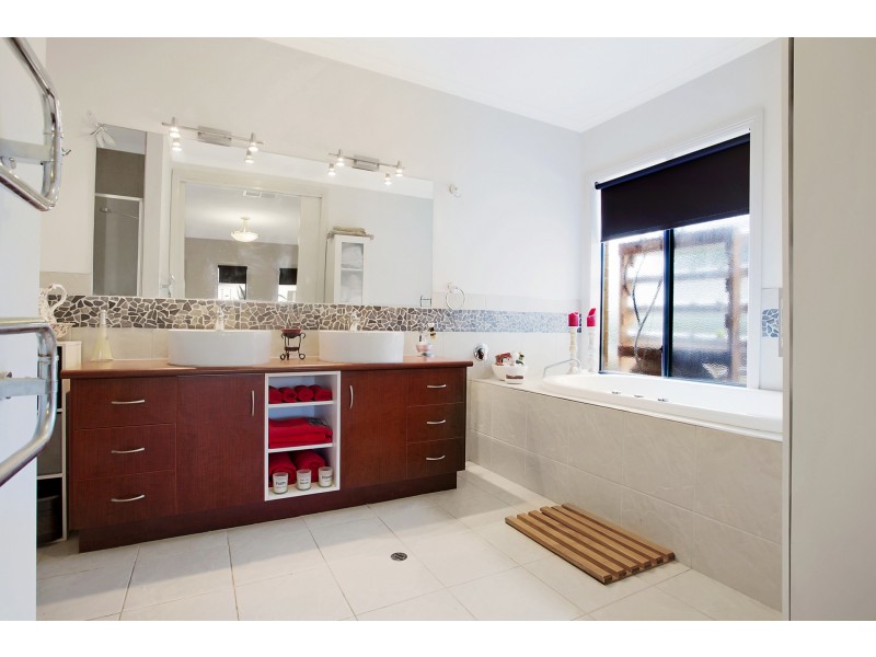 29 Mcmillan Street, Hamilton VIC 3300