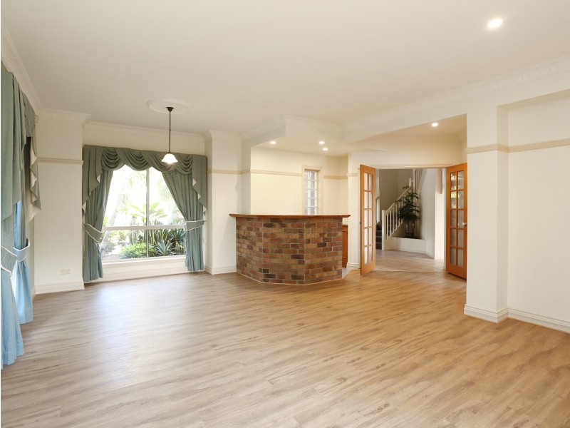 6 Yungaburra Place, Helensvale QLD 4212