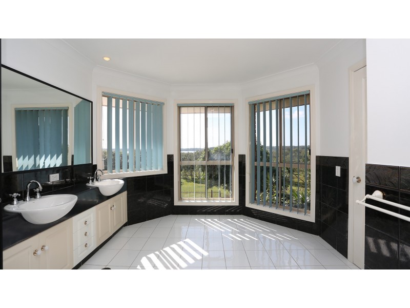 6 Yungaburra Place, Helensvale QLD 4212