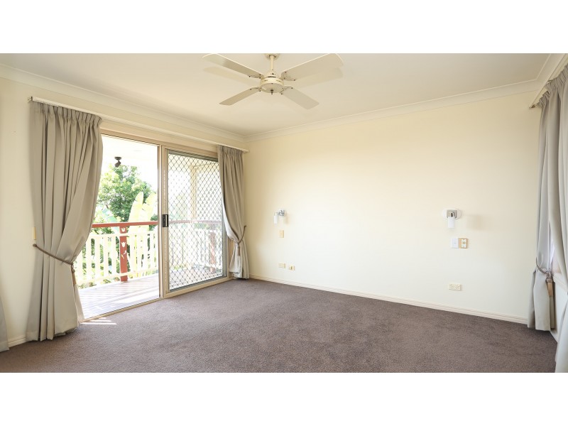 6 Yungaburra Place, Helensvale QLD 4212