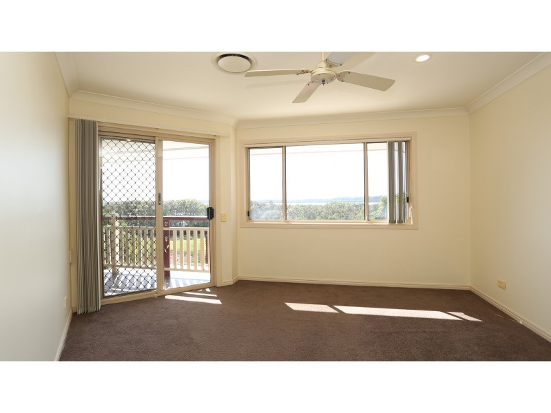 6 Yungaburra Place, Helensvale QLD 4212