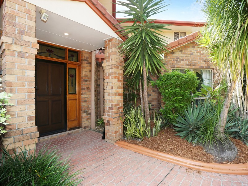 6 Yungaburra Place, Helensvale QLD 4212