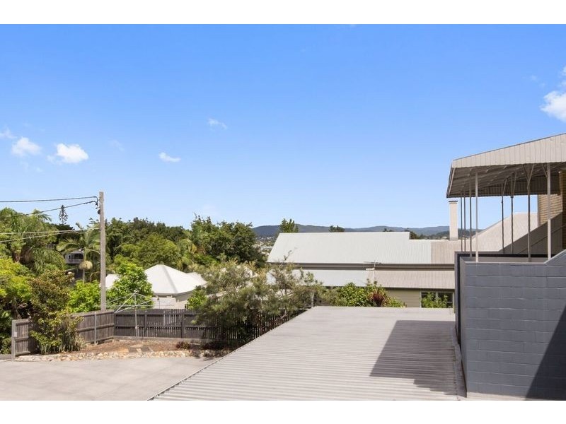 2/10 Stopford Street, Wooloowin QLD 4030