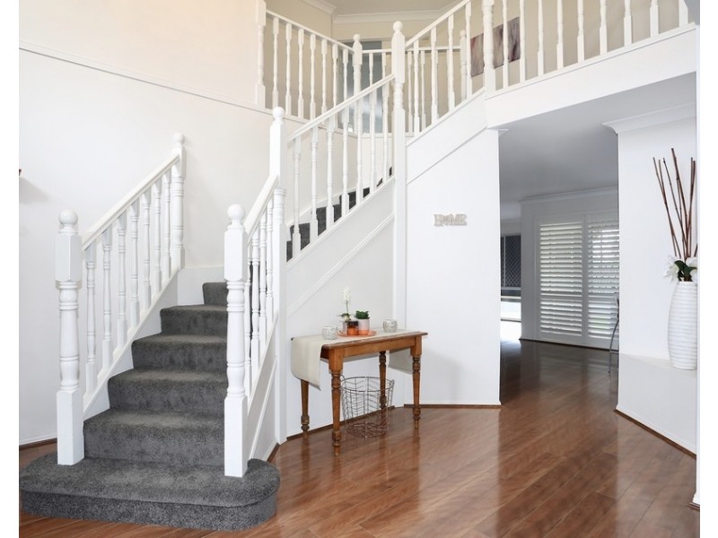 5 Chelsea Court, Carindale QLD 4152