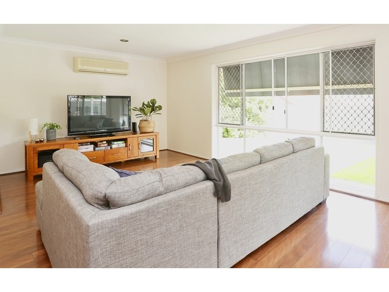 5 Chelsea Court, Carindale QLD 4152