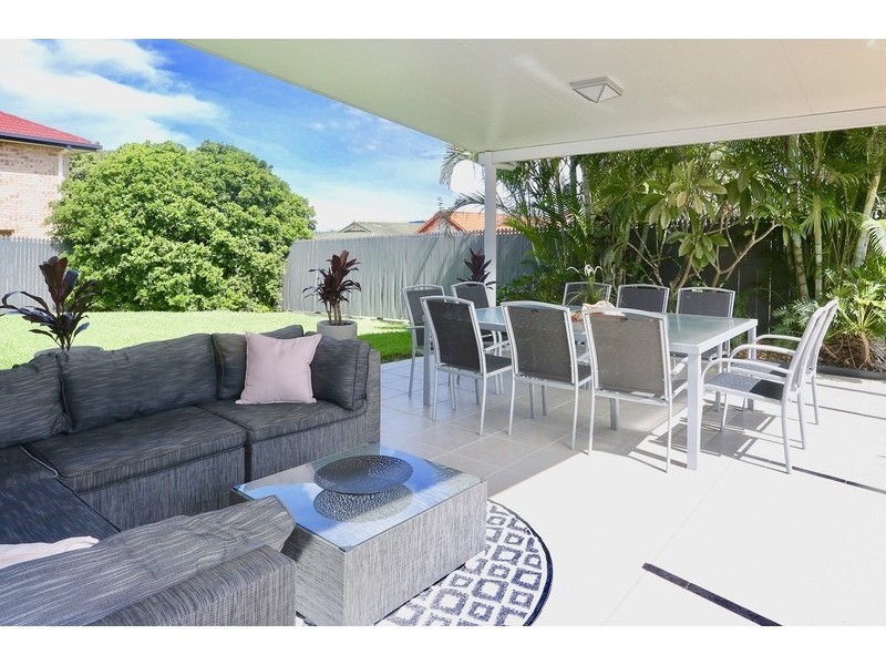 5 Chelsea Court, Carindale QLD 4152