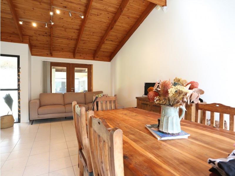 42 Avocado Street, Elanora QLD 4221