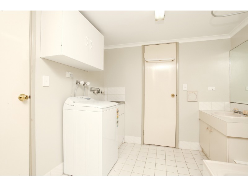 21/2 Pinewood Avenue, Kardinya WA 6163
