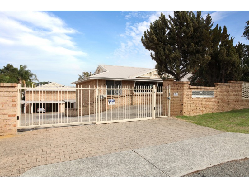 21/2 Pinewood Avenue, Kardinya WA 6163