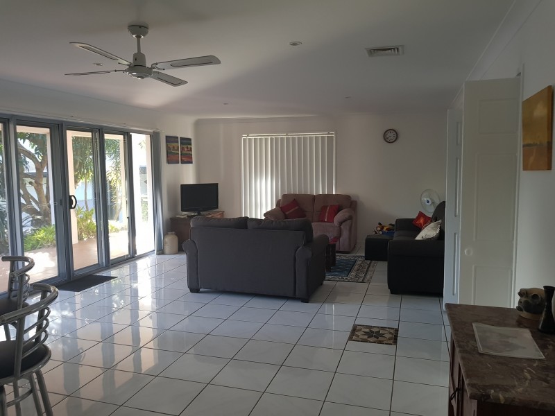 5 Foxtail Court, Tallai QLD 4213