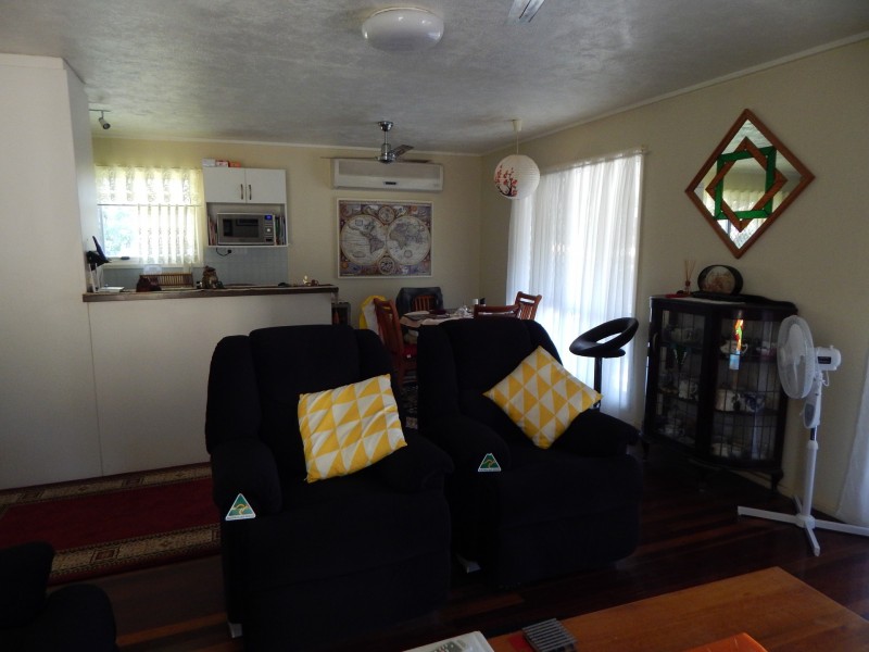 7 KARANGI ST, Rasmussen QLD 4815