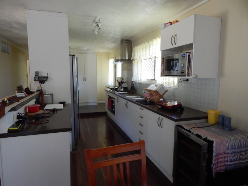 7 KARANGI ST, Rasmussen QLD 4815