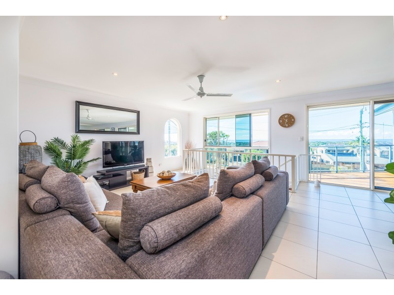 1 Somerset Avenue, Banora Point NSW 2486