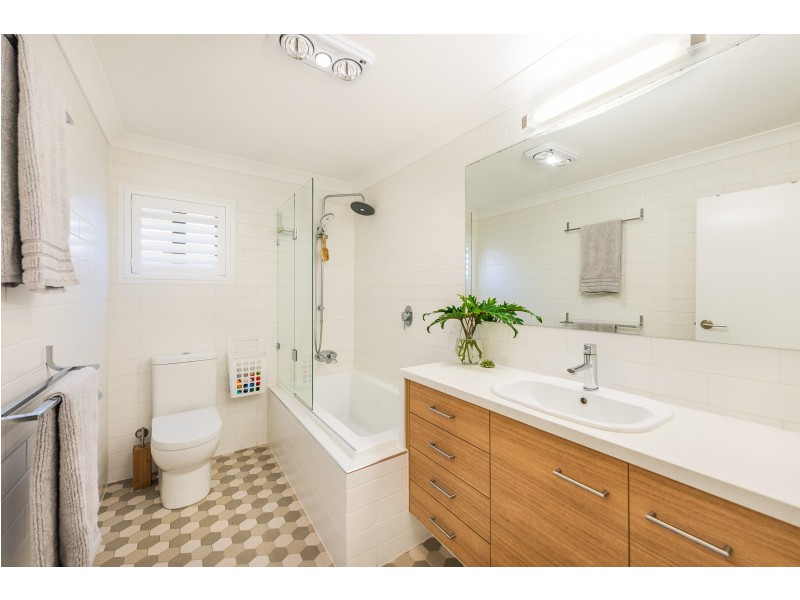 1 Somerset Avenue, Banora Point NSW 2486