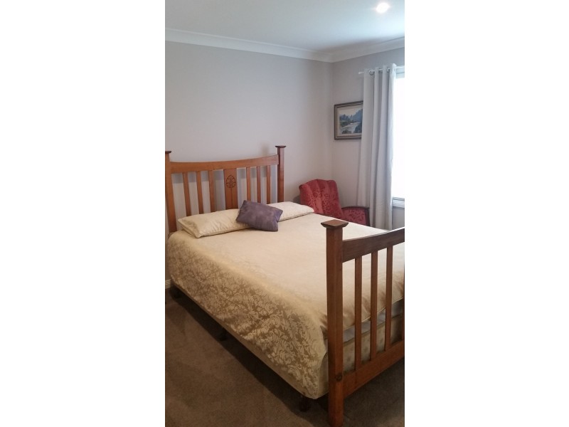 25 Gibbons Rd, Moss Vale NSW 2577