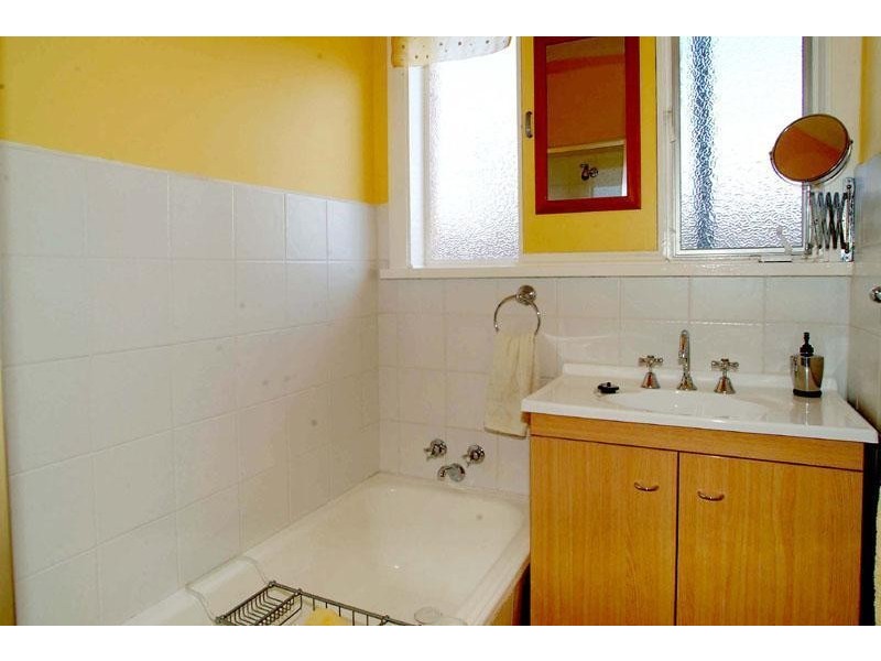 8 Ailsa Street, Laverton VIC 3028