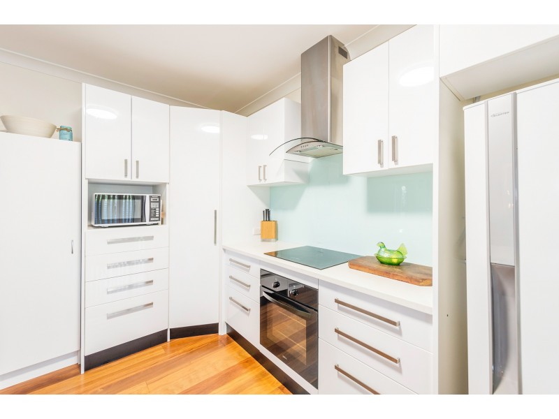 69 Old Bar Road, Old Bar NSW 2430