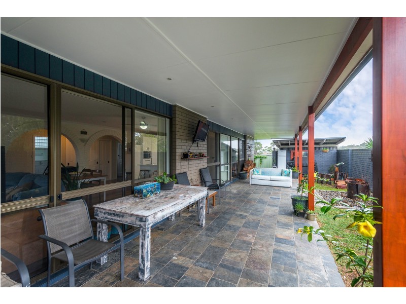 69 Old Bar Road, Old Bar NSW 2430