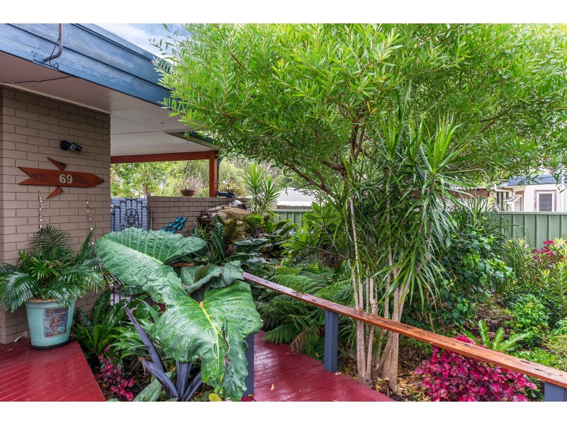 69 Old Bar Road, Old Bar NSW 2430