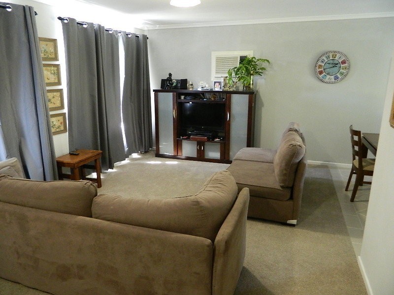 72 Anchorage Circuit, Point Vernon QLD 4655