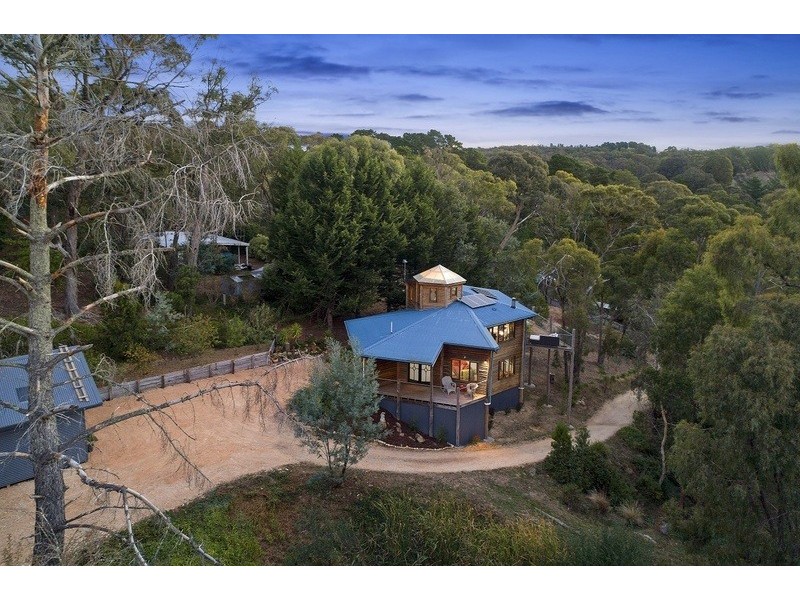 25 Sixth Street, Hepburn Springs VIC 3461