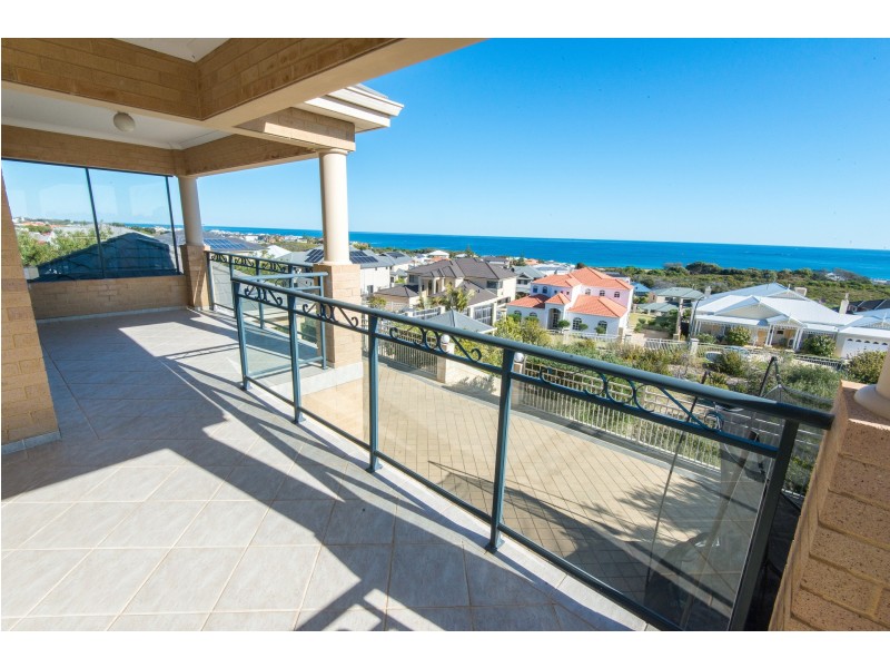 17 Lena Pass, Mindarie WA 6030