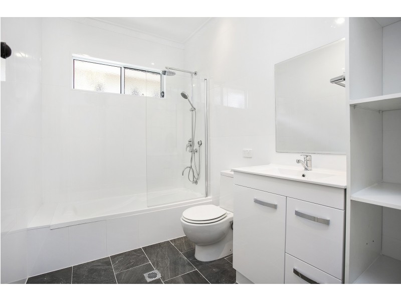 213 Rode Rd, Wavell Heights QLD 4012
