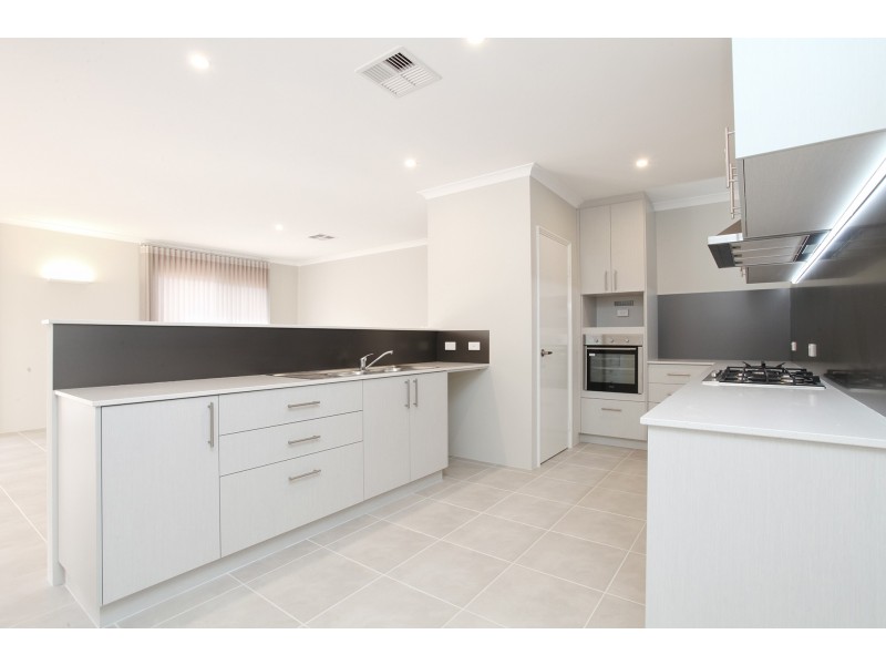 8a Third Avenue, Mandurah WA 6210