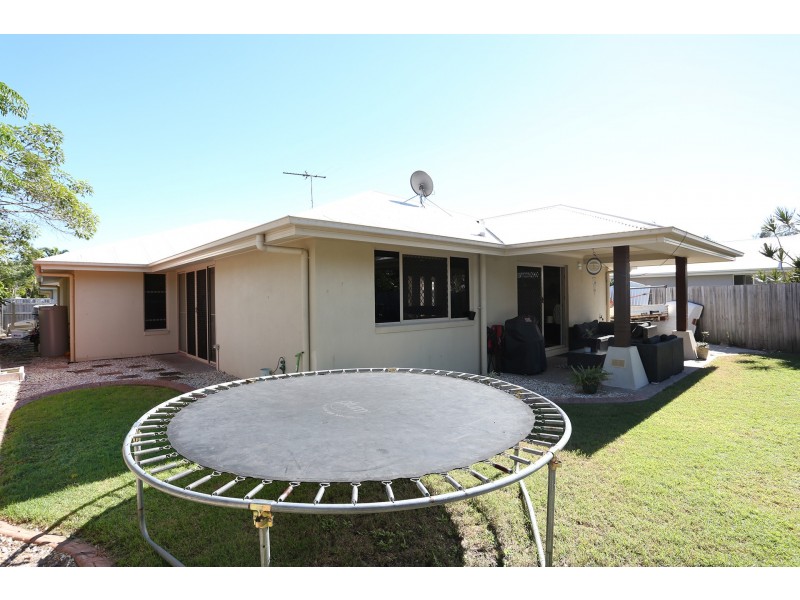 5 Sellens Court, Ningi QLD 4511