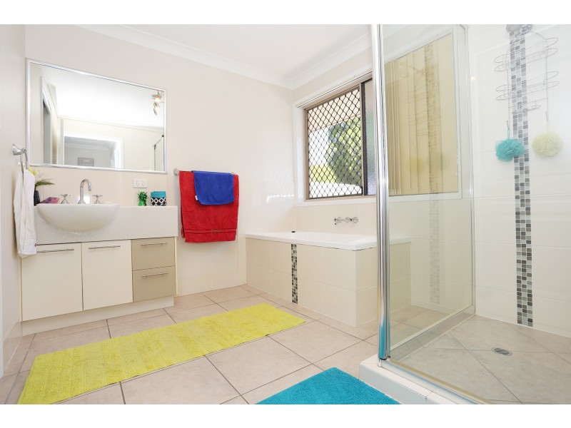 5 Sellens Court, Ningi QLD 4511