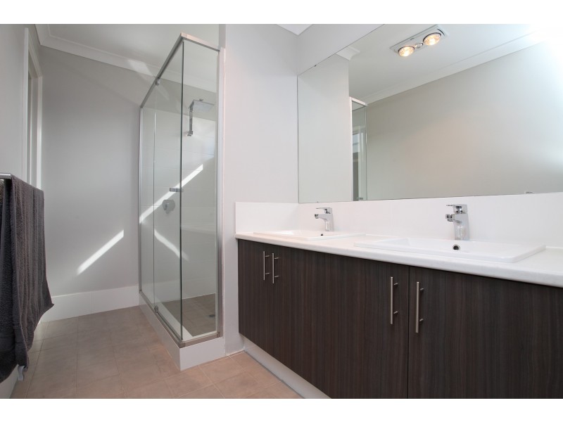 39 Allatoona Ave, Golden Bay WA 6174