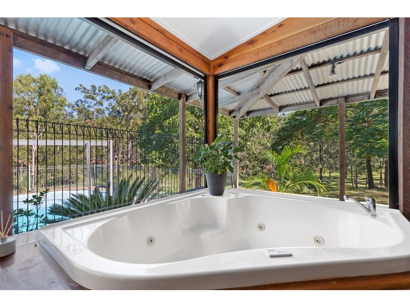 4 Coowonga Rd, Coowonga QLD 4702