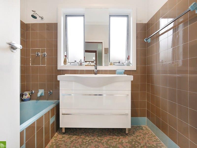 84 Dumfries Avenue, Mount Ousley NSW 2519