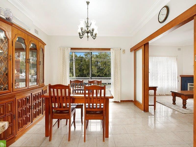 84 Dumfries Avenue, Mount Ousley NSW 2519