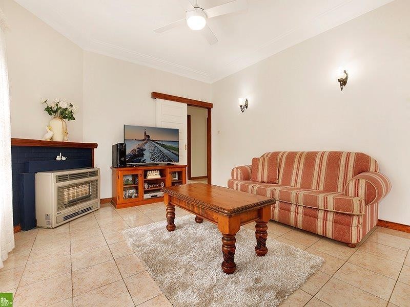 84 Dumfries Avenue, Mount Ousley NSW 2519