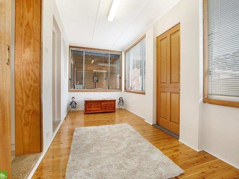 84 Dumfries Avenue, Mount Ousley NSW 2519