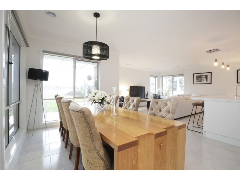 27 Munro Mews, Bannockburn VIC 3331