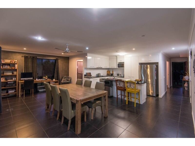 5 Dixon Court, Mooloolah Valley QLD 4553