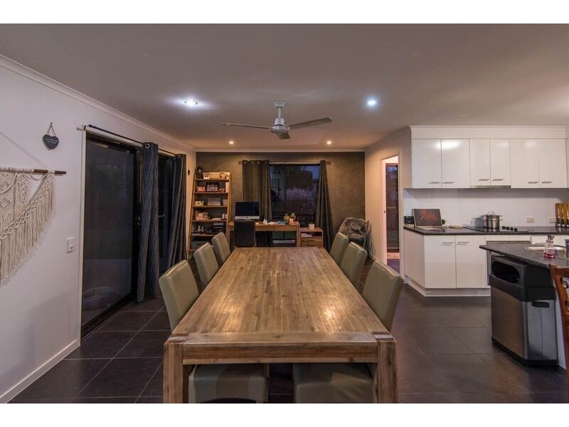 5 Dixon Court, Mooloolah Valley QLD 4553