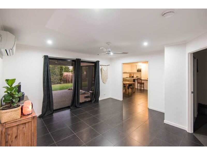 5 Dixon Court, Mooloolah Valley QLD 4553